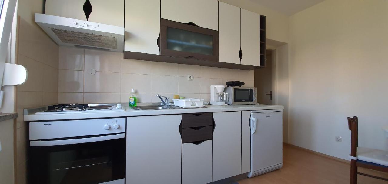 Apartmani Mira Vodice Esterno foto