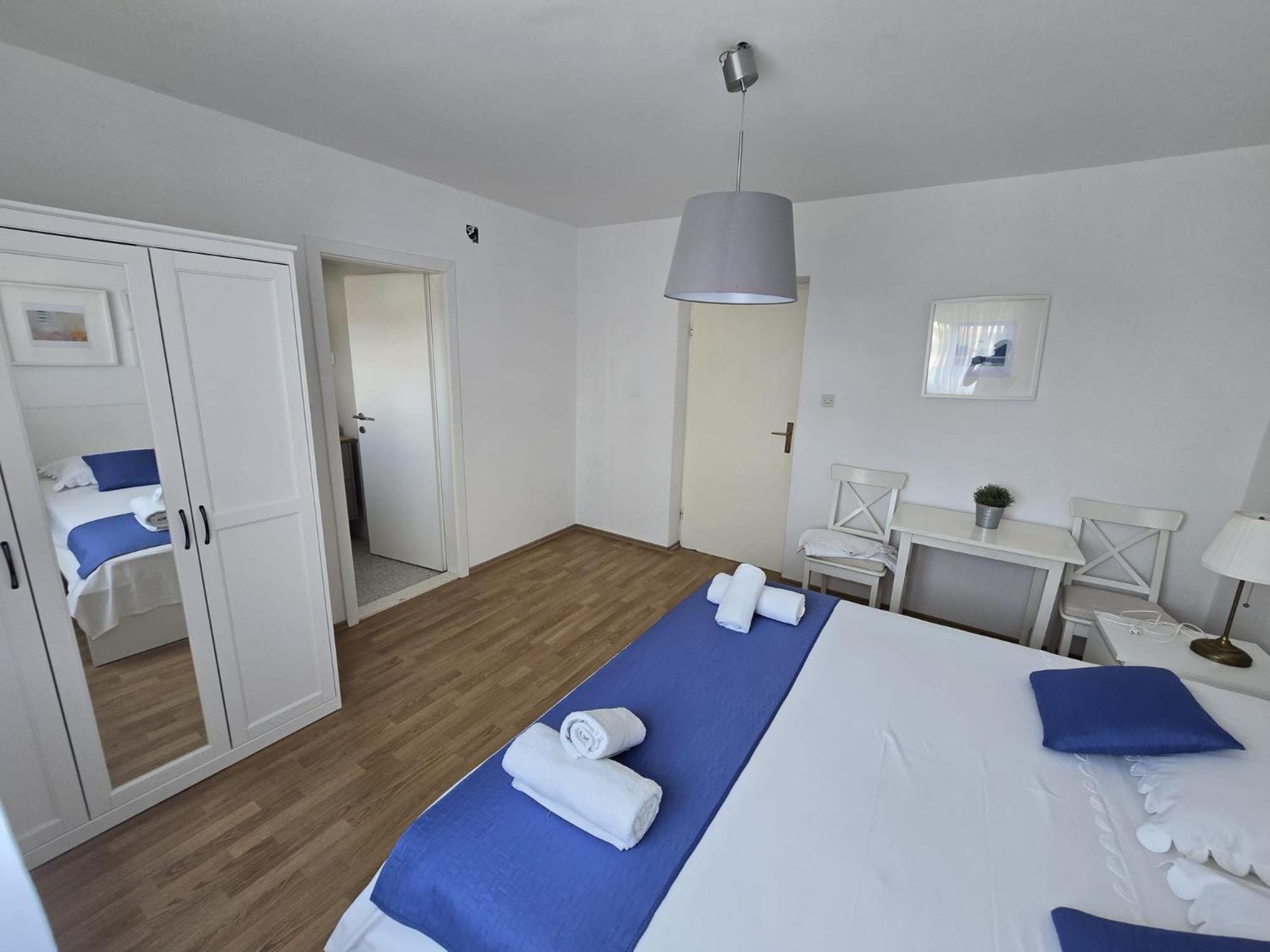 Apartmani Mira Vodice Esterno foto