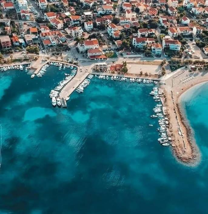Apartmani Mira Vodice Esterno foto