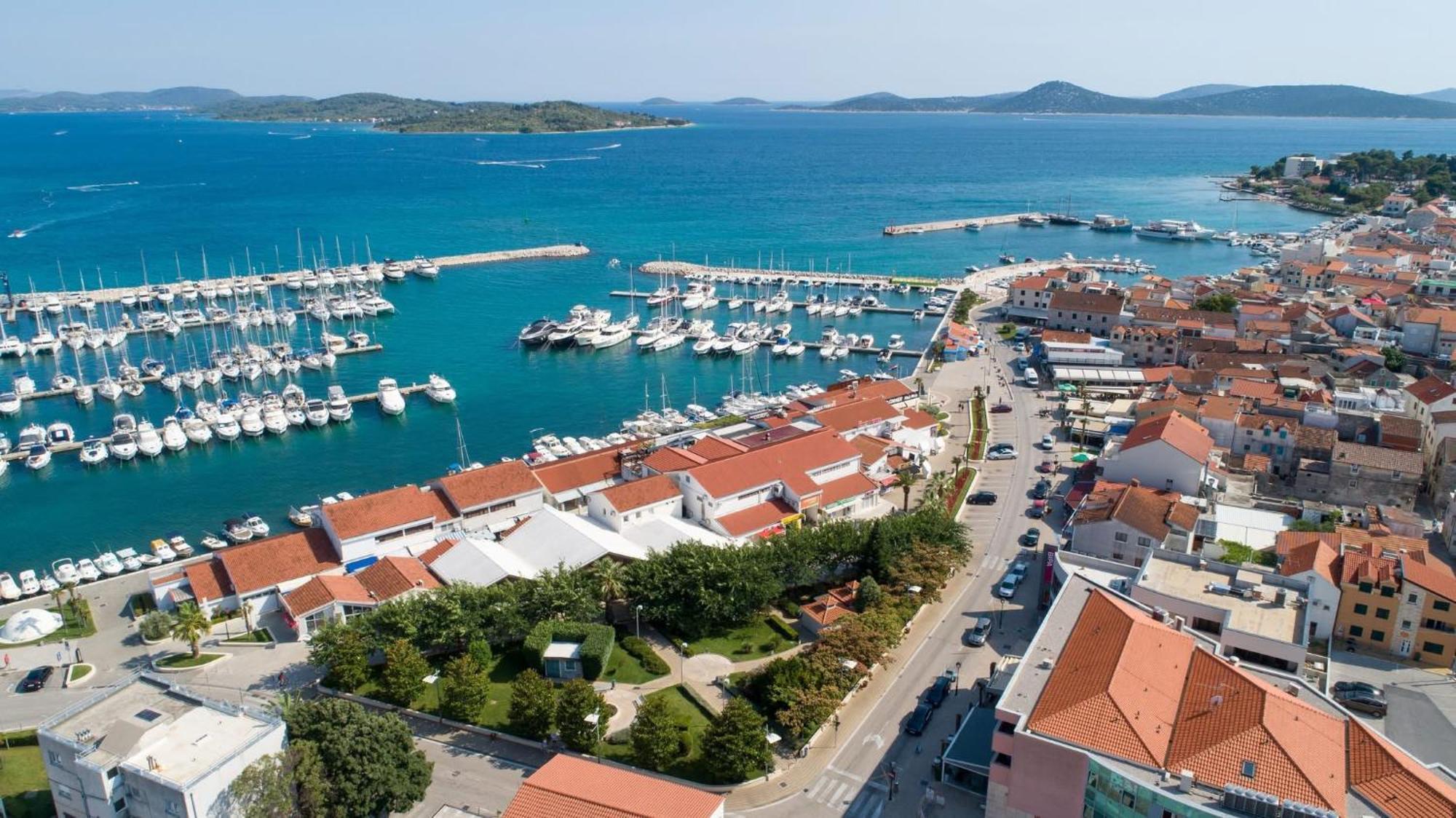 Apartmani Mira Vodice Esterno foto