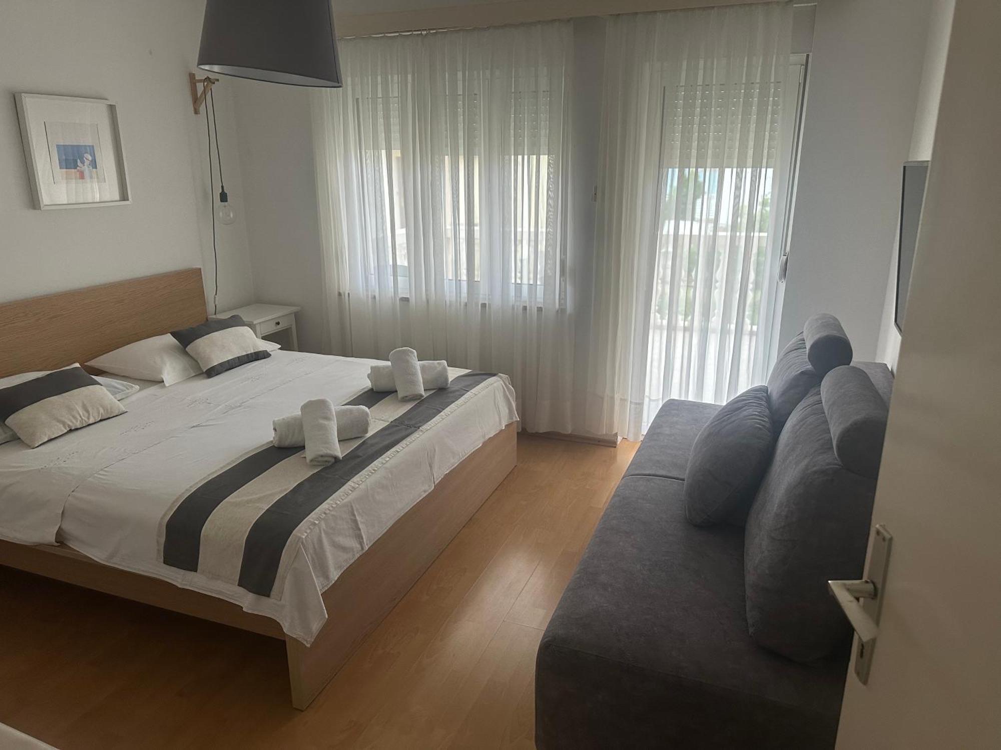Apartmani Mira Vodice Esterno foto