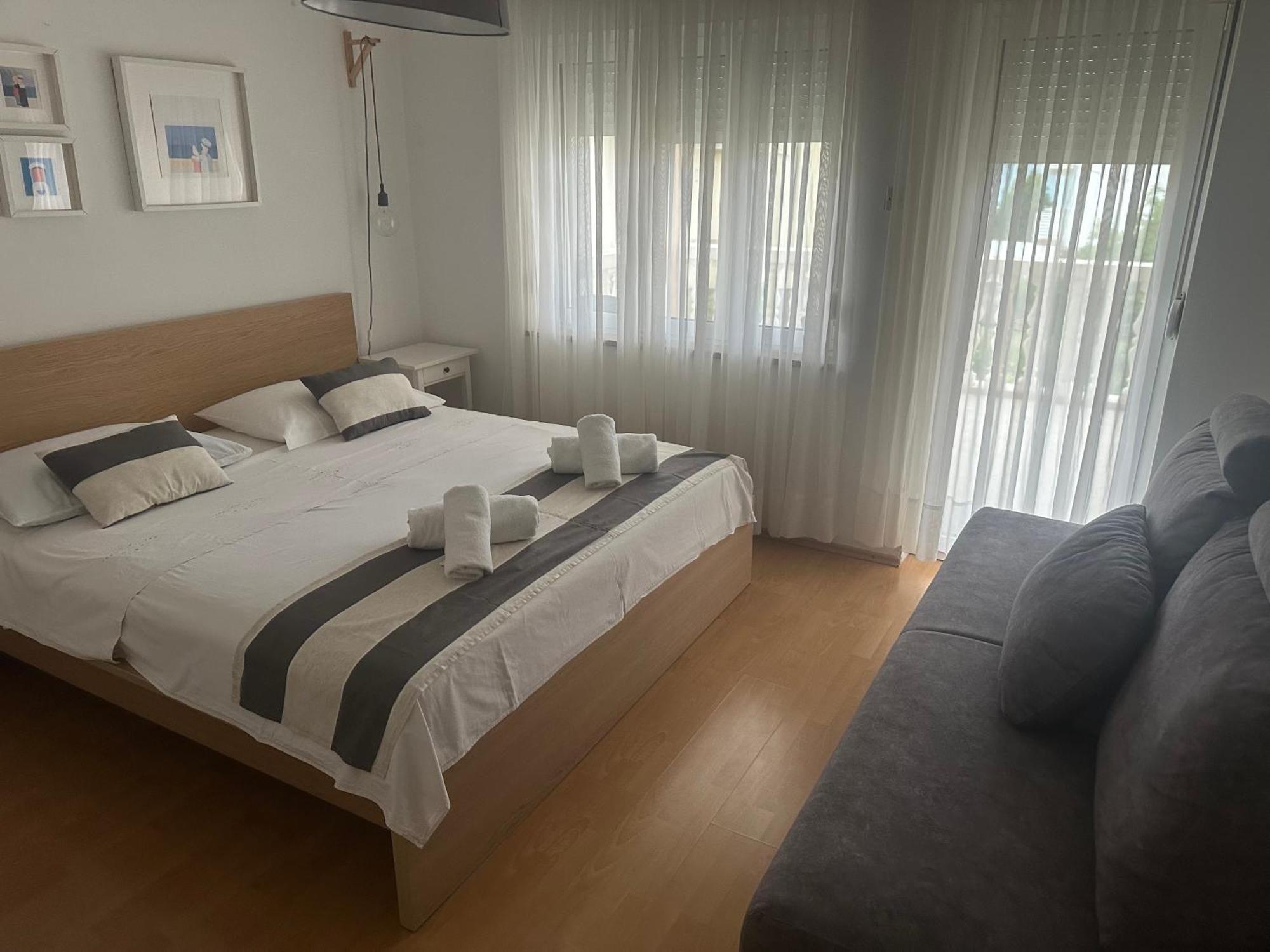 Apartmani Mira Vodice Esterno foto