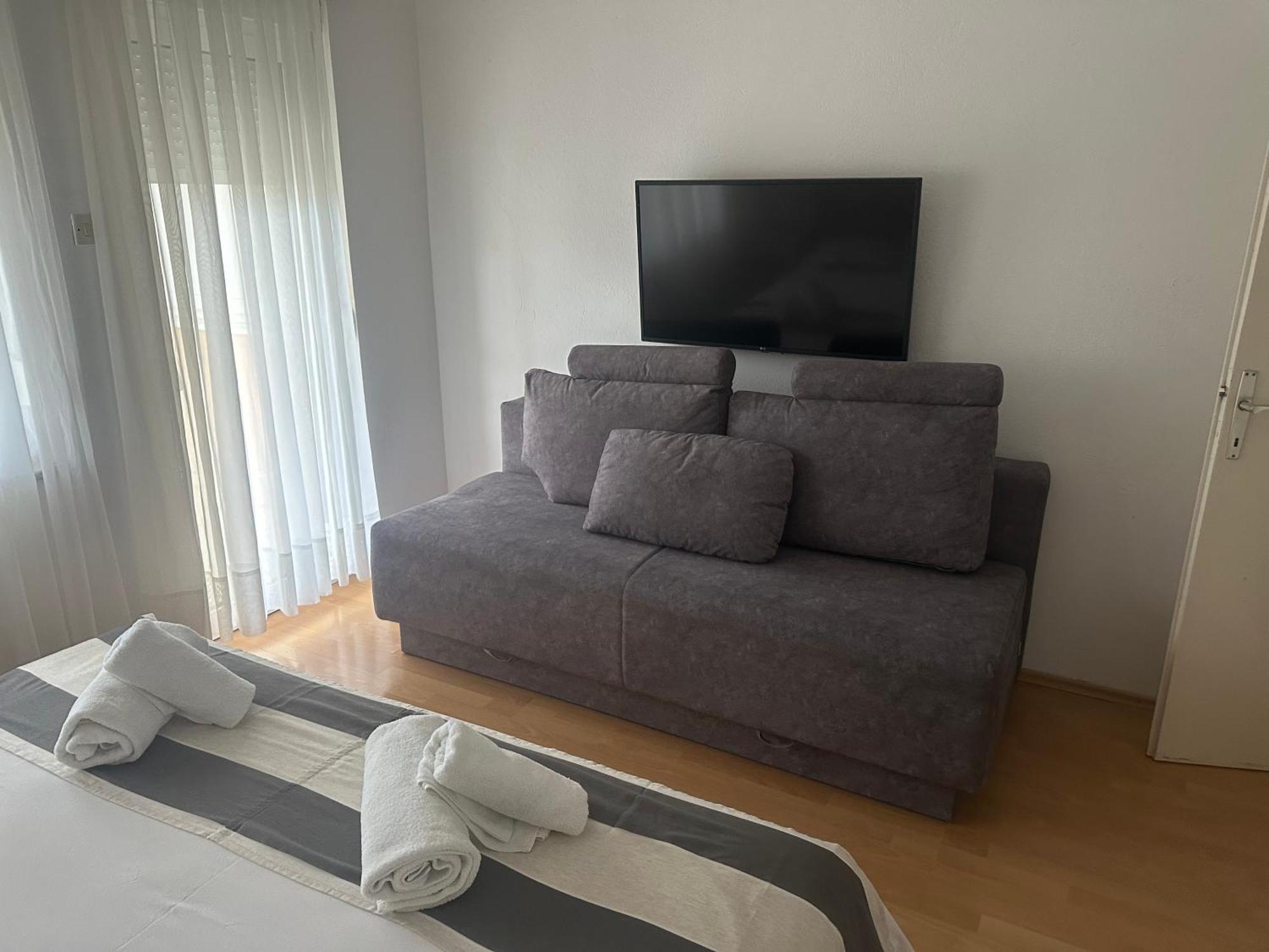 Apartmani Mira Vodice Esterno foto