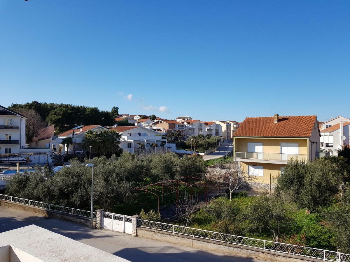 Apartmani Mira Vodice Esterno foto