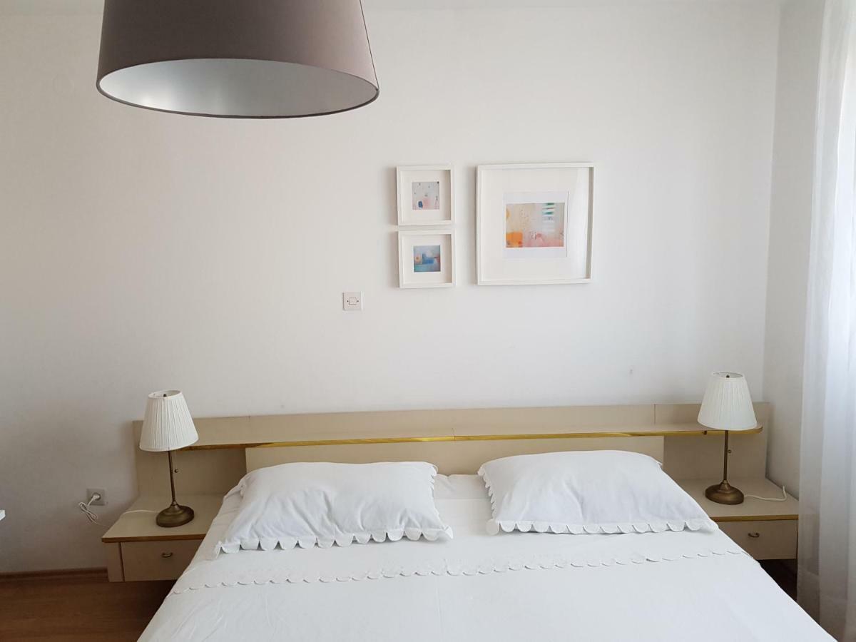 Apartmani Mira Vodice Esterno foto