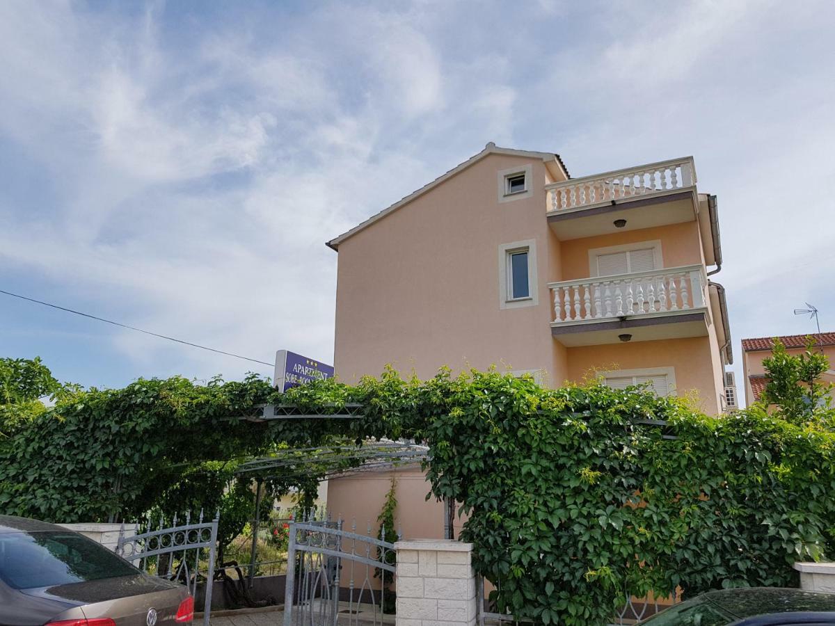 Apartmani Mira Vodice Esterno foto