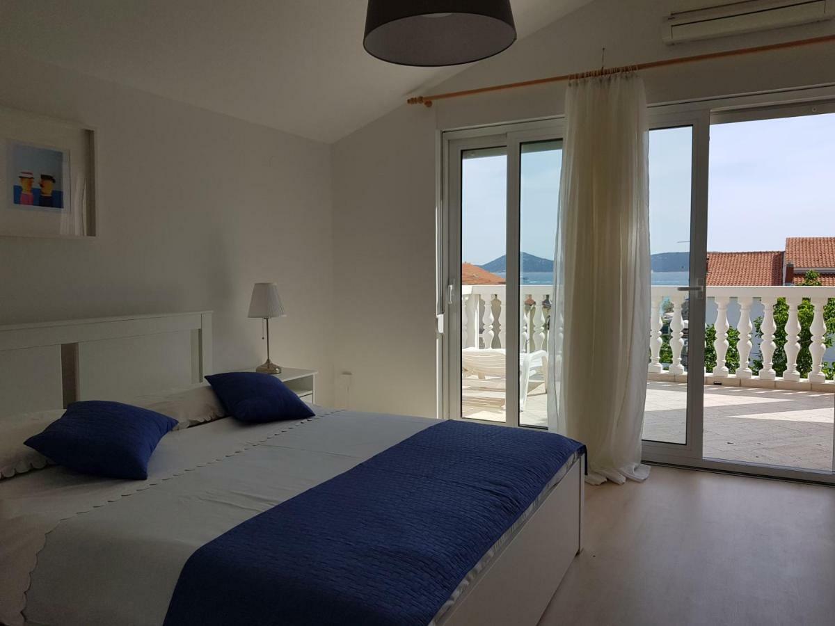 Apartmani Mira Vodice Esterno foto
