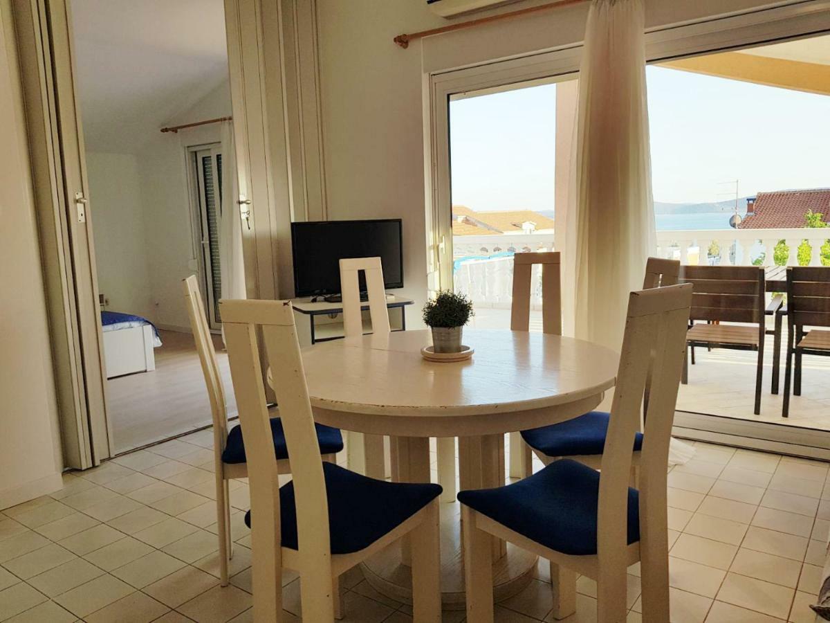 Apartmani Mira Vodice Esterno foto